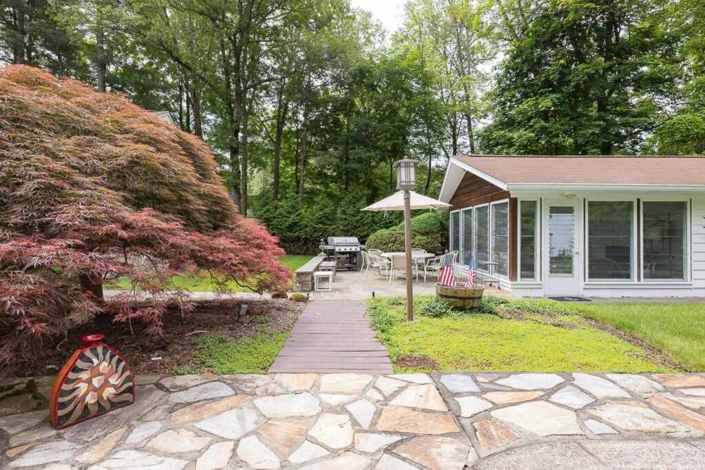 211 N Little Tor Road, New City, NY 10956 - Photo 8 of 36