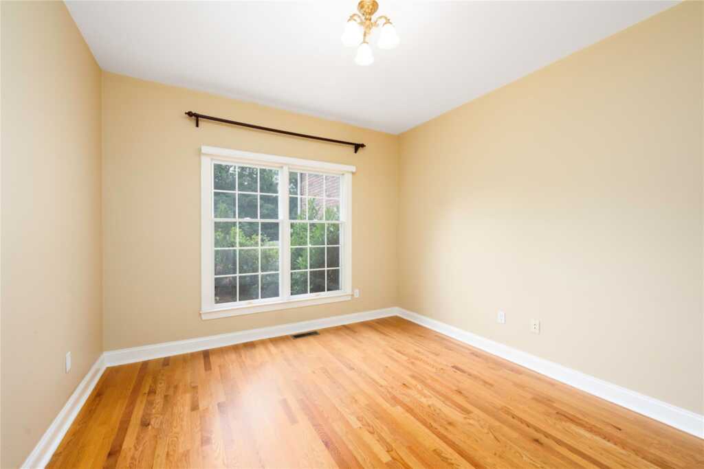 46 Mcguiness Lane, White Plains, NY 10605 - Photo 10 of 32