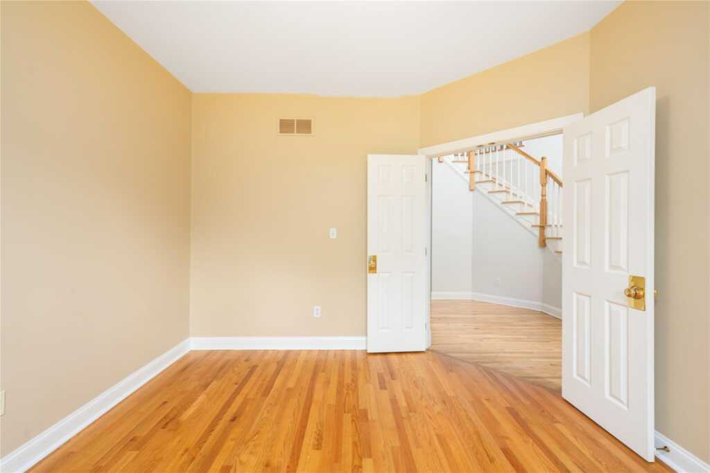 46 Mcguiness Lane, White Plains, NY 10605 - Photo 11 of 32
