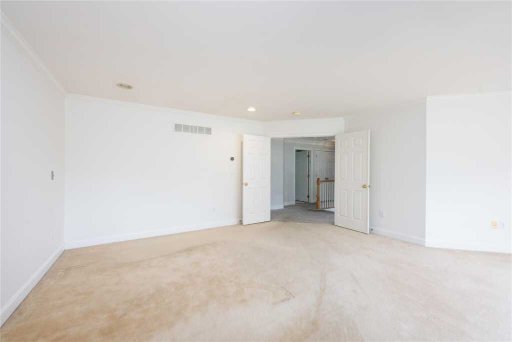 46 Mcguiness Lane, White Plains, NY 10605 - Photo 18 of 32