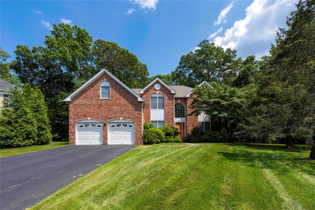 46 Mcguiness Lane, White Plains, NY 10605 - Photo 2 of 32