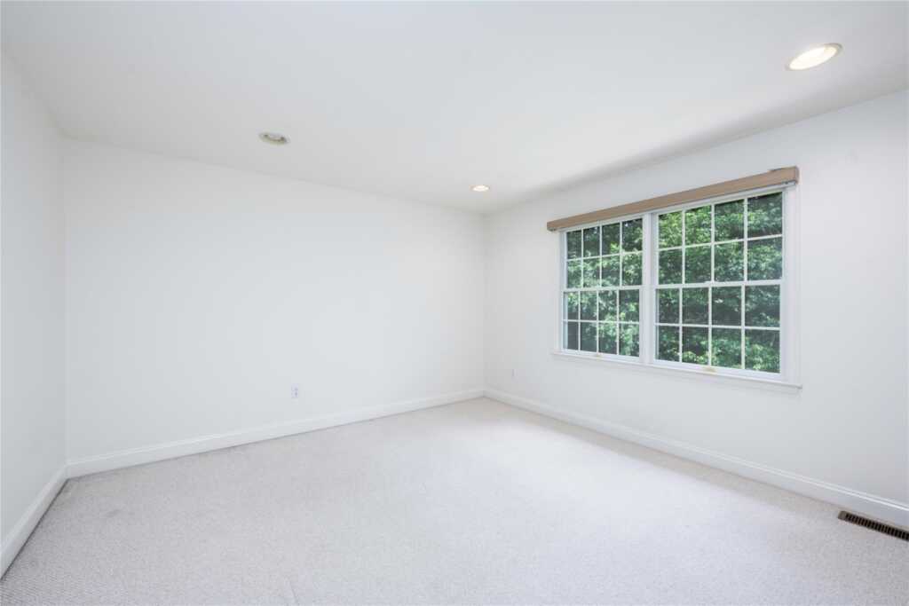 46 Mcguiness Lane, White Plains, NY 10605 - Photo 23 of 32