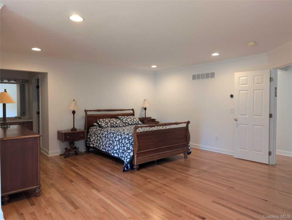 46 Mcguiness Lane, White Plains, NY 10605 - Photo 33 of 35