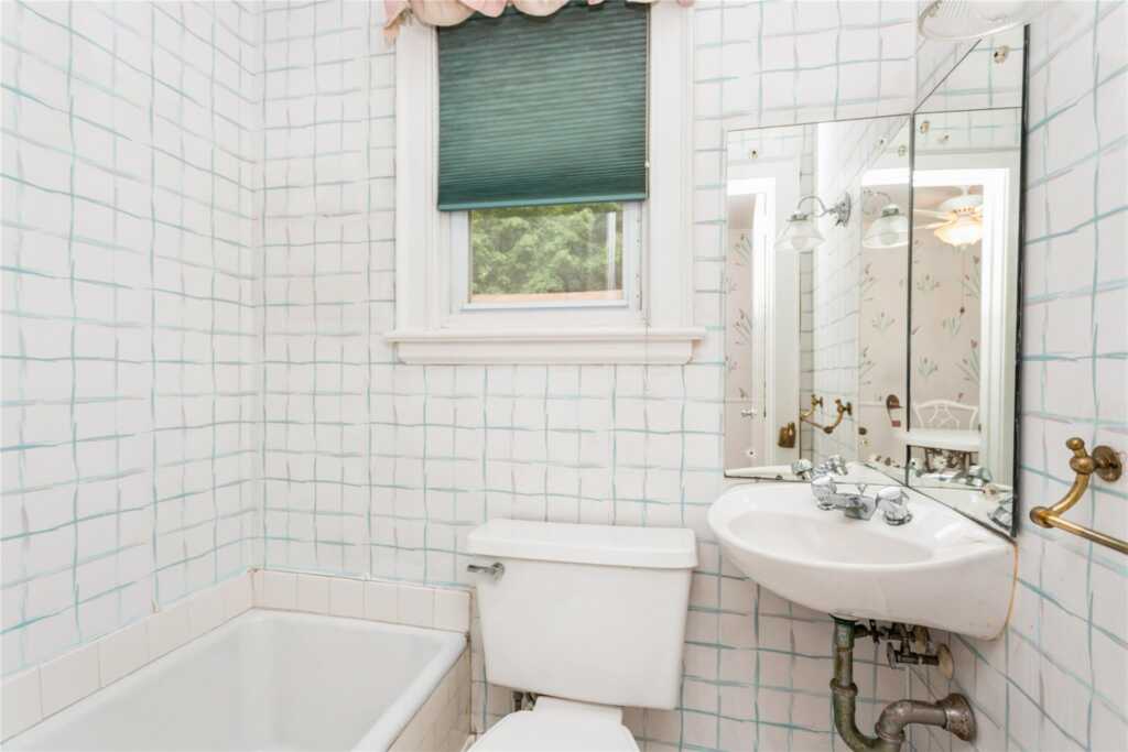 20 Harding Drive, New Rochelle, NY 10801 - Photo 14 of 33