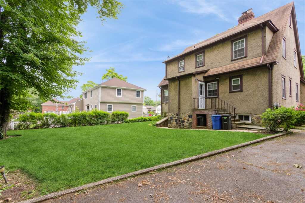 20 Harding Drive, New Rochelle, NY 10801 - Photo 25 of 33