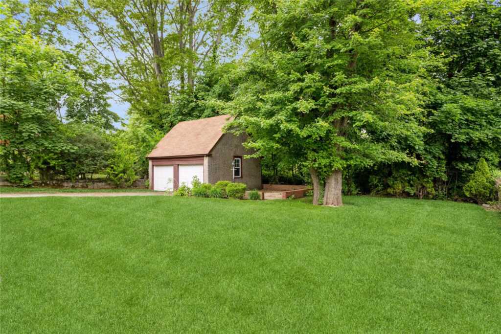 20 Harding Drive, New Rochelle, NY 10801 - Photo 27 of 33
