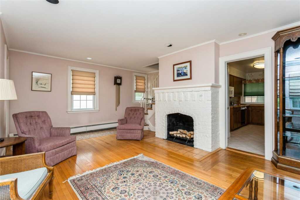 20 Harding Drive, New Rochelle, NY 10801 - Photo 5 of 33