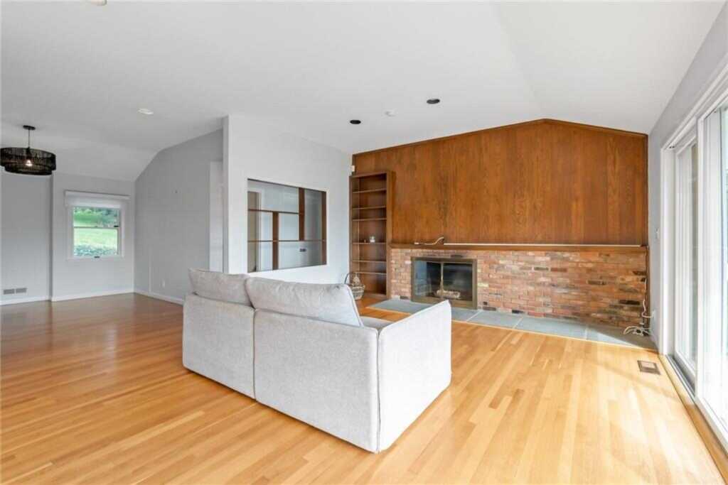 13 Dock Pathway, New Rochelle, NY 10801 - Photo 4 of 29