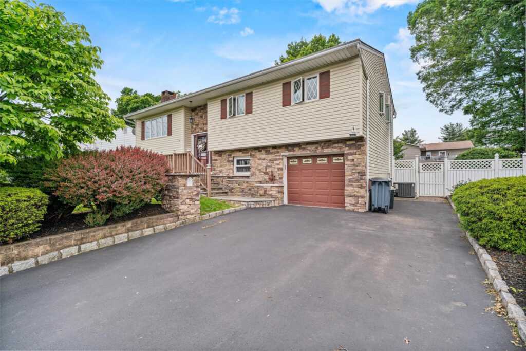 23 Waldron Drive, Stony Point, NY 10980 - Photo 2 of 23