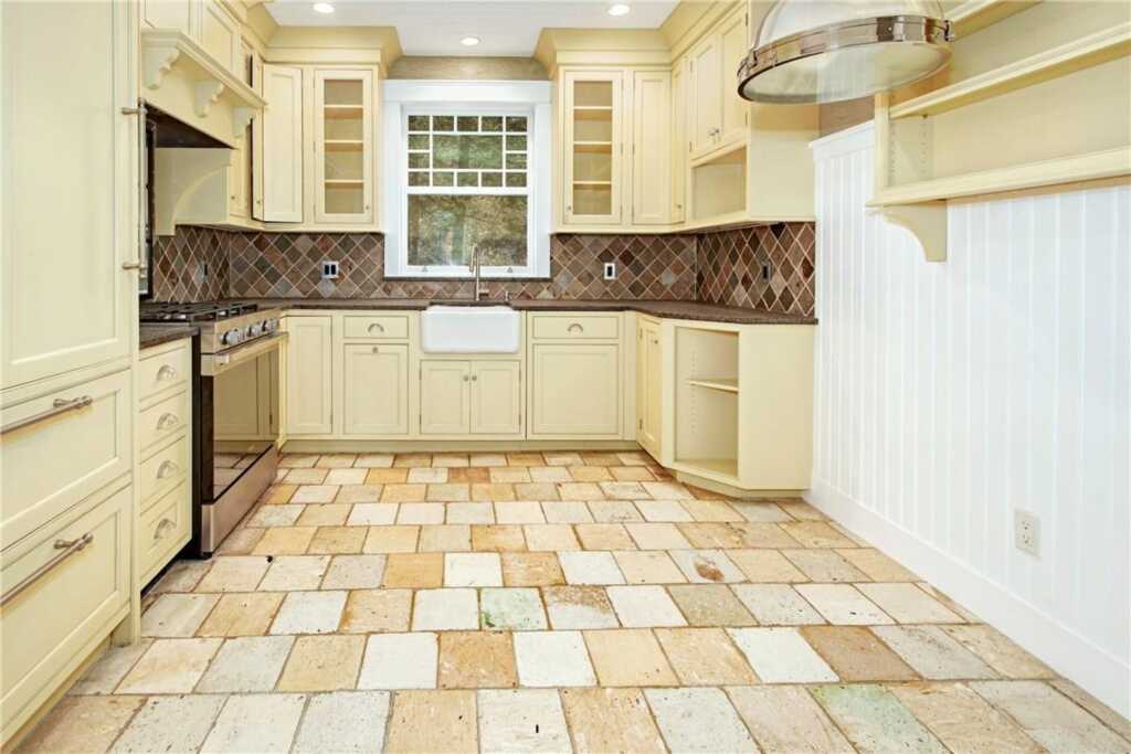 95 Dogwood Lane, Rye, NY 10580 - Photo 9 of 26