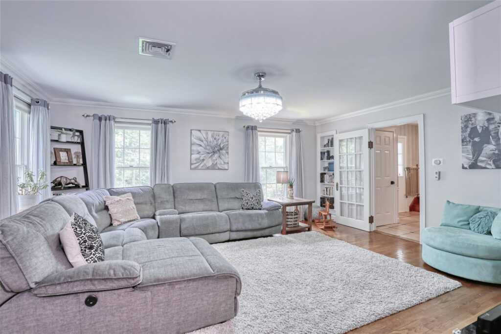 285 Willow Grove Road, Stony Point, NY 10980 - Photo 5 of 31