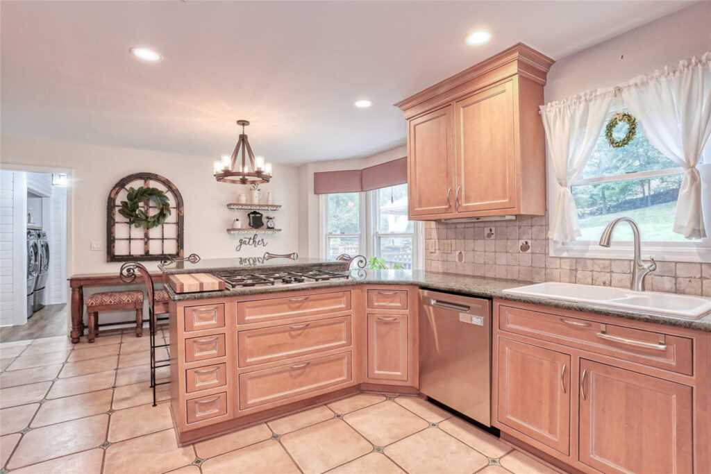 285 Willow Grove Road, Stony Point, NY 10980 - Photo 9 of 31