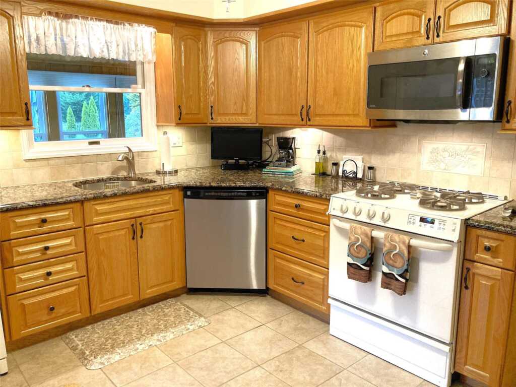 43 Glenwood Road, New City, NY 10956 - Photo 12 of 41