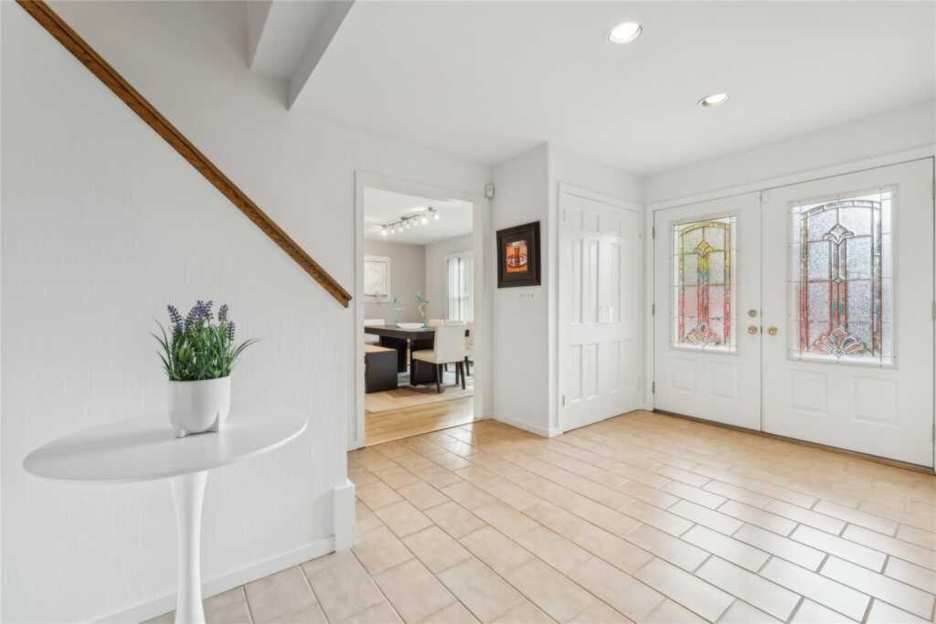 20 Rolling Ridge Road, New City, NY 10956 - Photo 4 of 35