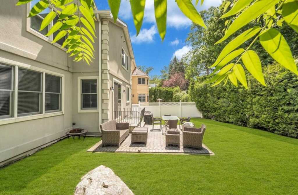 696 Ridgeway, White Plains, NY 10605 - Photo 4 of 11