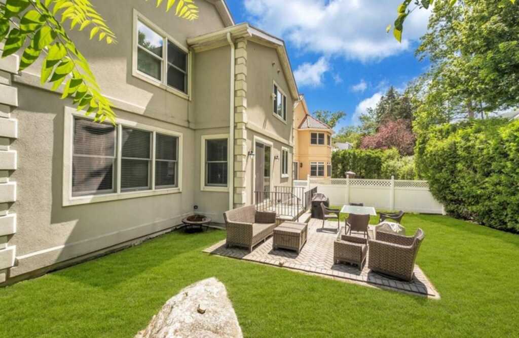 696 Ridgeway, White Plains, NY 10605 - Photo 5 of 11