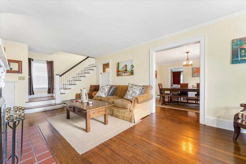 21 Chester Place, New Rochelle, NY 10801 - Photo 11 of 43