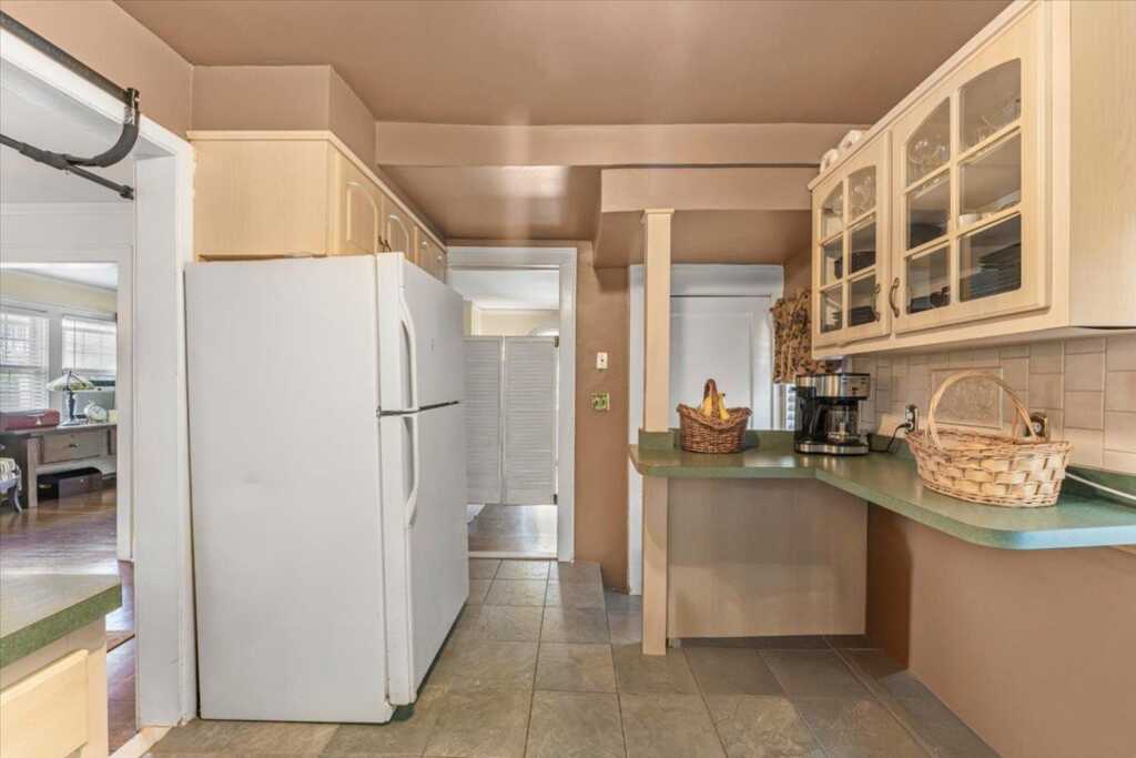 21 Chester Place, New Rochelle, NY 10801 - Photo 18 of 43