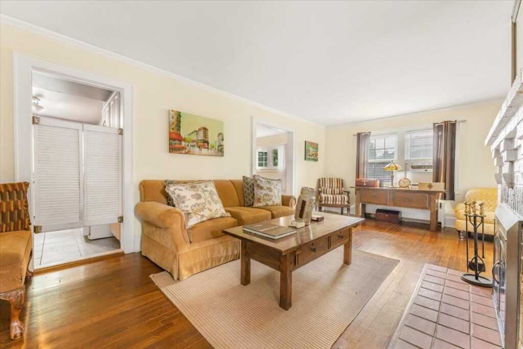 21 Chester Place, New Rochelle, NY 10801 - Photo 19 of 43