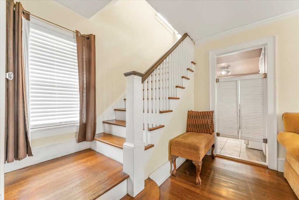 21 Chester Place, New Rochelle, NY 10801 - Photo 20 of 43