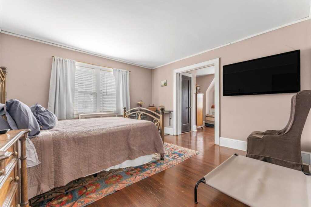 21 Chester Place, New Rochelle, NY 10801 - Photo 24 of 43