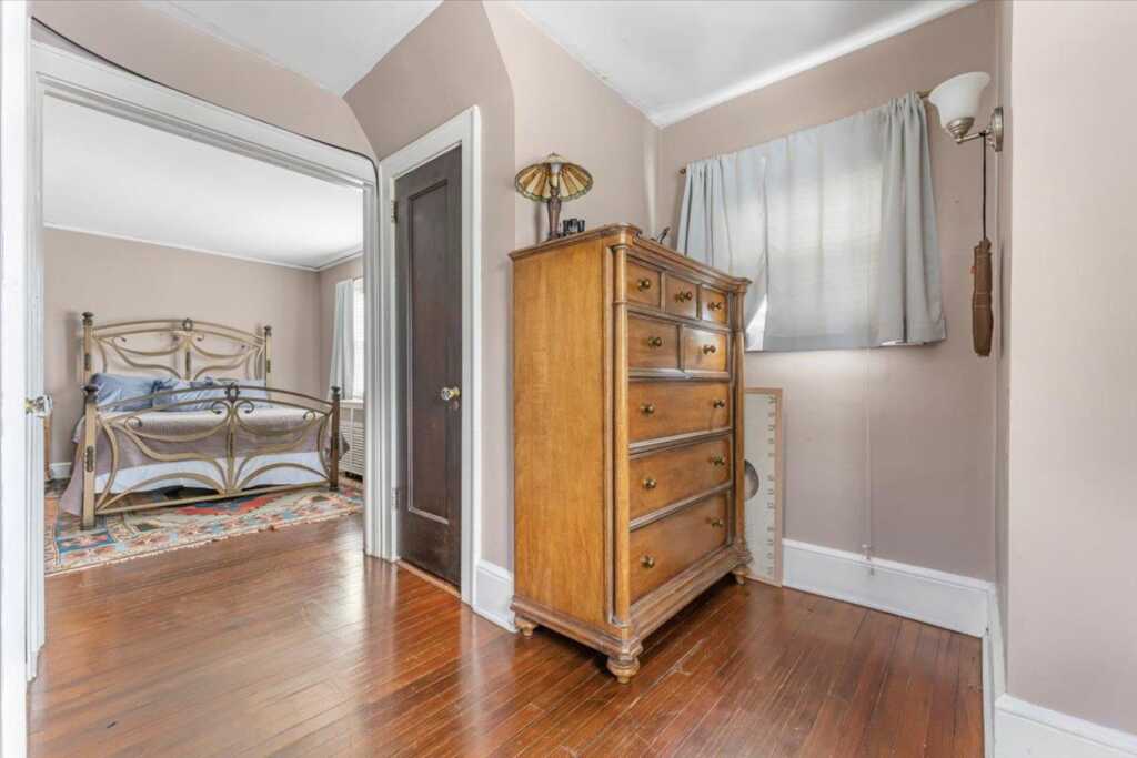21 Chester Place, New Rochelle, NY 10801 - Photo 27 of 43