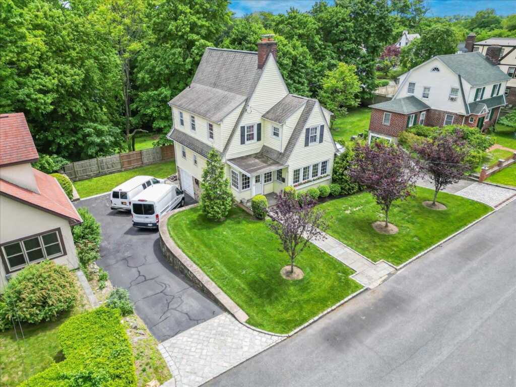 21 Chester Place, New Rochelle, NY 10801 - Photo 29 of 43