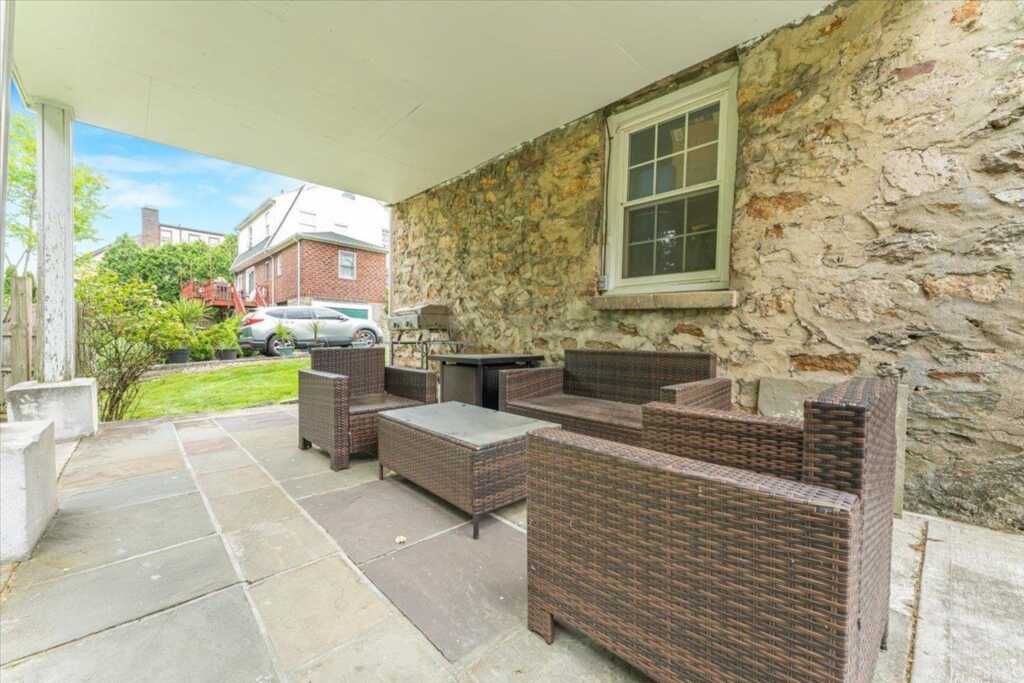 21 Chester Place, New Rochelle, NY 10801 - Photo 33 of 43