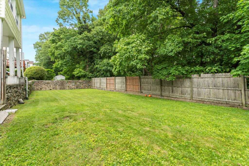 21 Chester Place, New Rochelle, NY 10801 - Photo 35 of 43