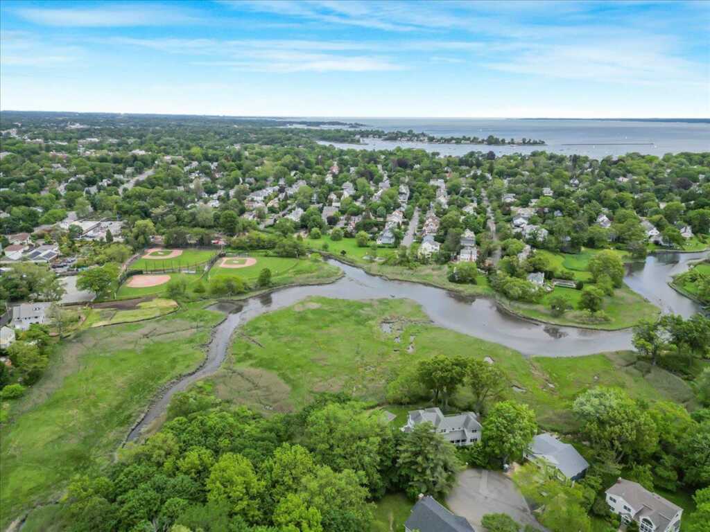 21 Chester Place, New Rochelle, NY 10801 - Photo 42 of 43