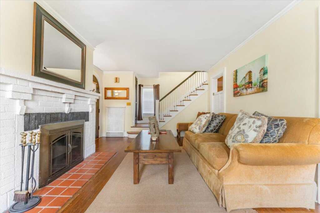 21 Chester Place, New Rochelle, NY 10801 - Photo 8 of 43