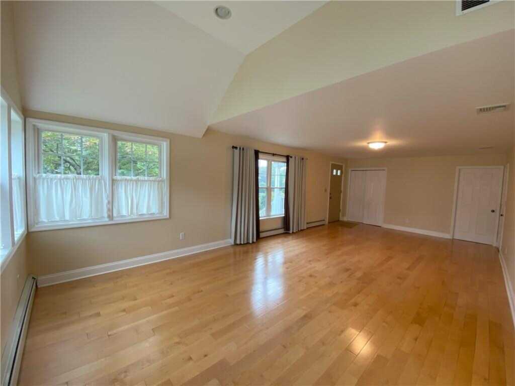 46 Central Drive, Nanuet, NY 10954 - Photo 2 of 15