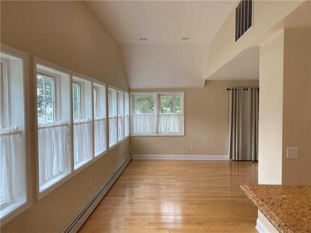 46 Central Drive, Nanuet, NY 10954 - Photo 3 of 15