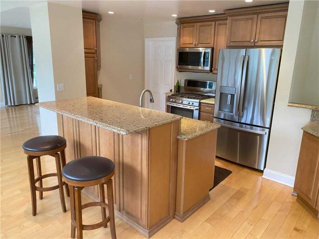 46 Central Drive, Nanuet, NY 10954 - Photo 4 of 15