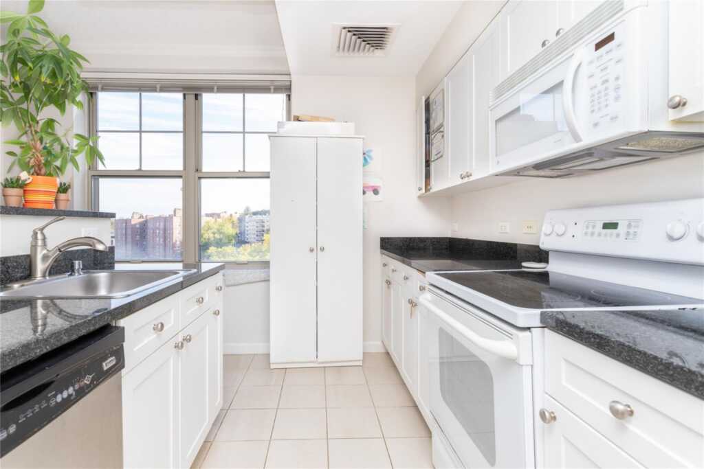 300 Mamaroneck Avenue, Unit #632, White Plains, NY 10605 - Photo 5 of 19