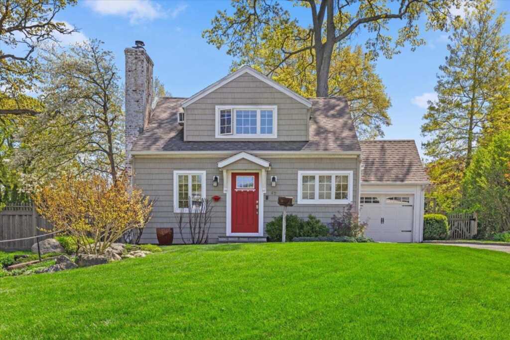 27 Smith Avenue, White Plains, NY 10605 - Photo 2 of 25