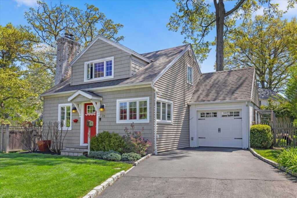27 Smith Avenue, White Plains, NY 10605 - Photo 3 of 25