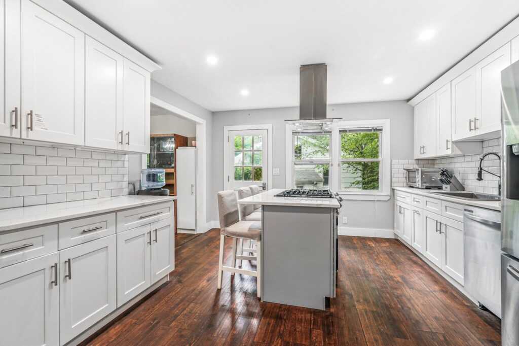 45 Rugby Road, New Rochelle, NY 10804 - Photo 10 of 50