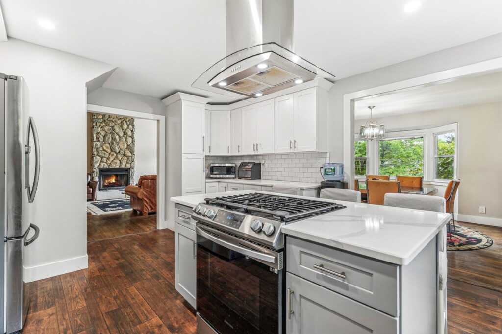 45 Rugby Road, New Rochelle, NY 10804 - Photo 11 of 50