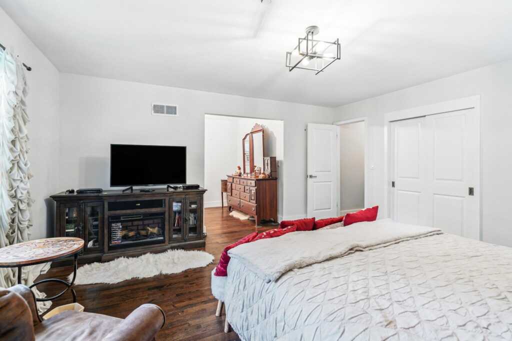 45 Rugby Road, New Rochelle, NY 10804 - Photo 14 of 50