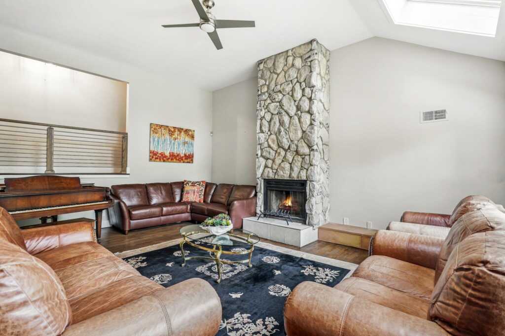 45 Rugby Road, New Rochelle, NY 10804 - Photo 4 of 50