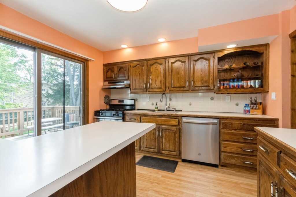 18 Lake Shore Drive, Nanuet, NY 10954 - Photo 13 of 34
