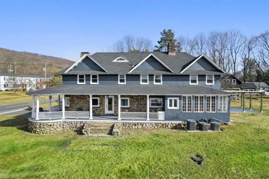 1 Memorial Drive, Suffern, NY 10901