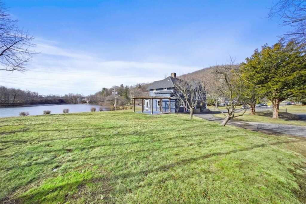1 Memorial Drive, Suffern, NY 10901 - Photo 4 of 37