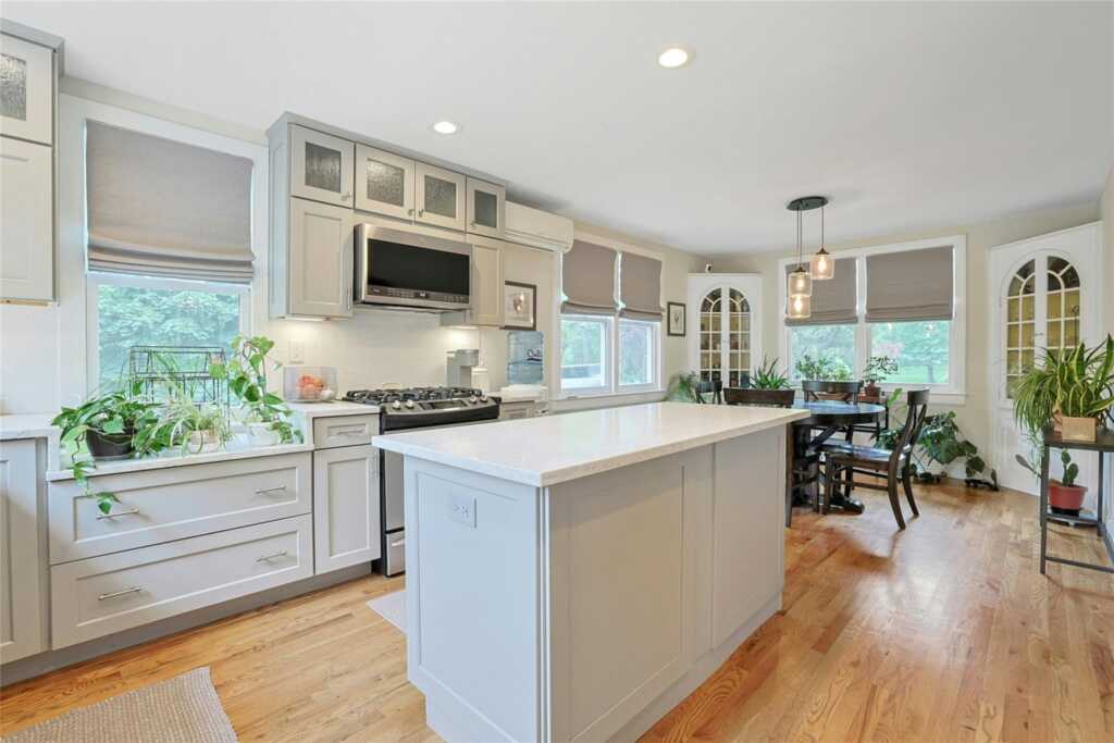 200 New Hempstead Road, New City, NY 10956 - Photo 11 of 41