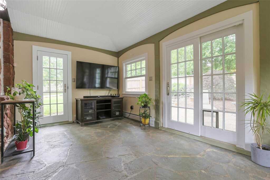 200 New Hempstead Road, New City, NY 10956 - Photo 17 of 41