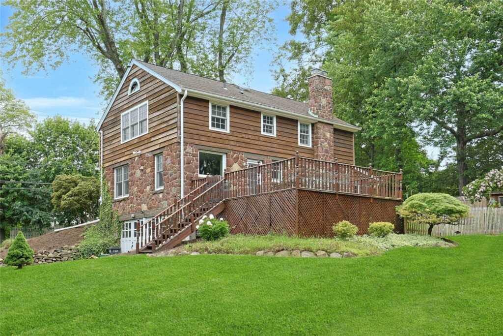 200 New Hempstead Road, New City, NY 10956 - Photo 3 of 41