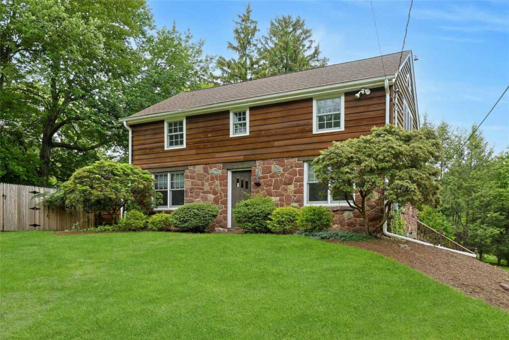 200 New Hempstead Road, New City, NY 10956 - Photo 4 of 41