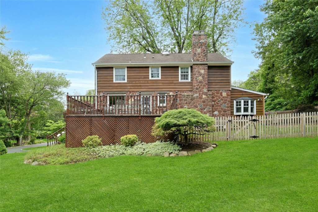 200 New Hempstead Road, New City, NY 10956 - Photo 5 of 41