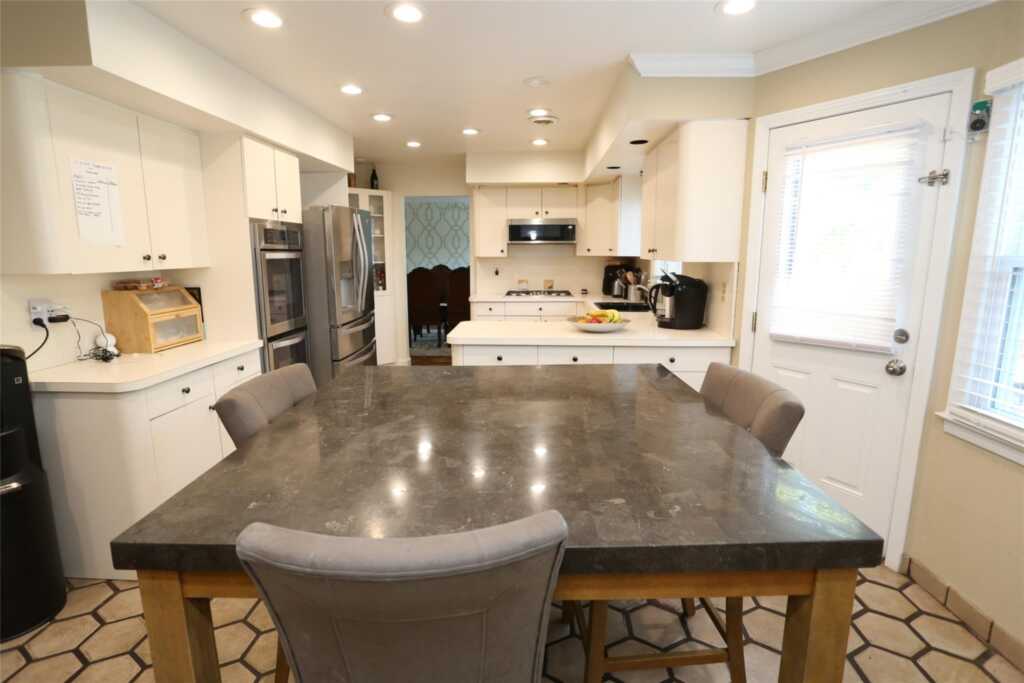 6 Penn Court, New City, NY 10956 - Photo 11 of 48